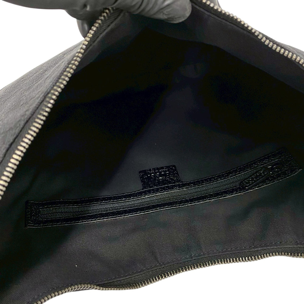 Gucci GG Canvas Hobo — Black