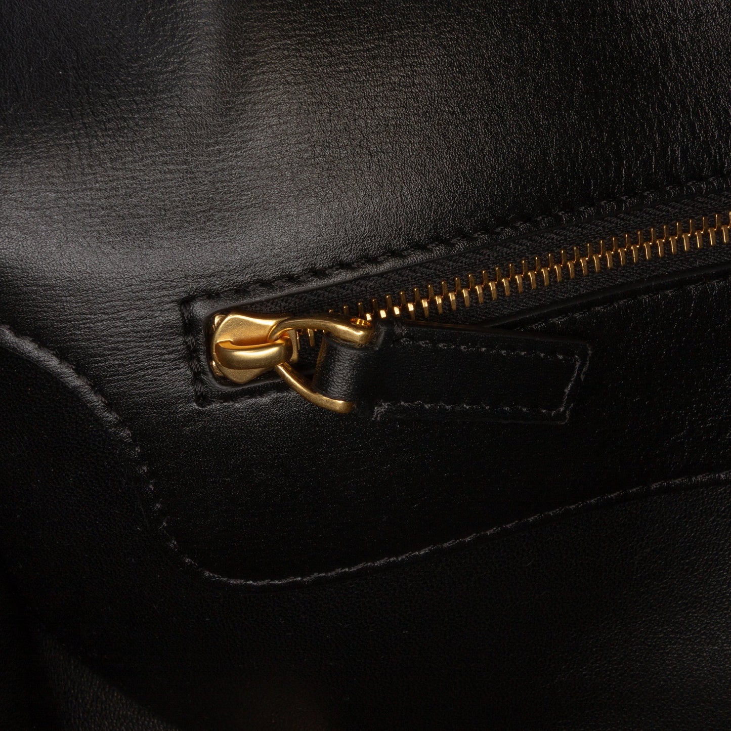 Valentino Medium Leather Vlogo Chain Shoulder Bag