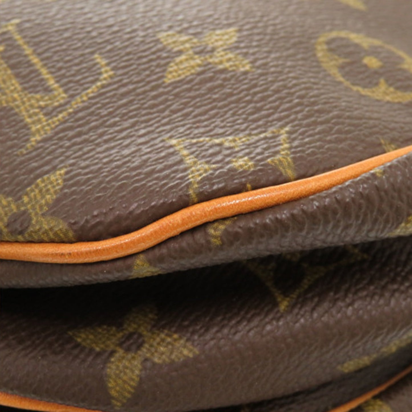 Louis Vuitton Monogram Saumur 30