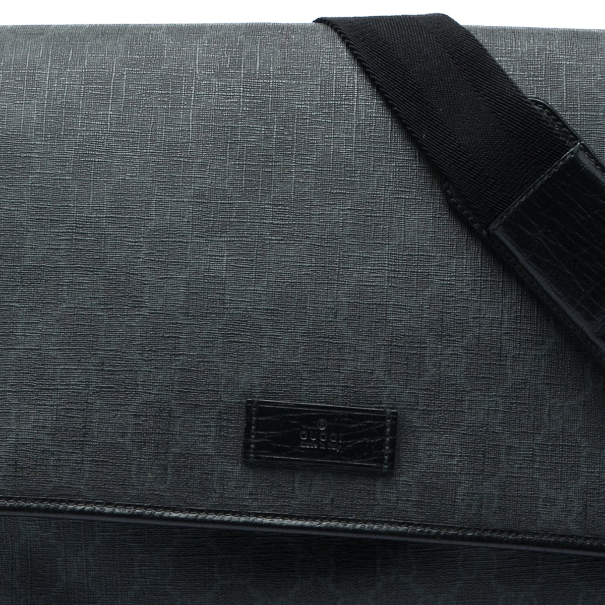 Gucci GG Supreme Flap Messenger Bag
