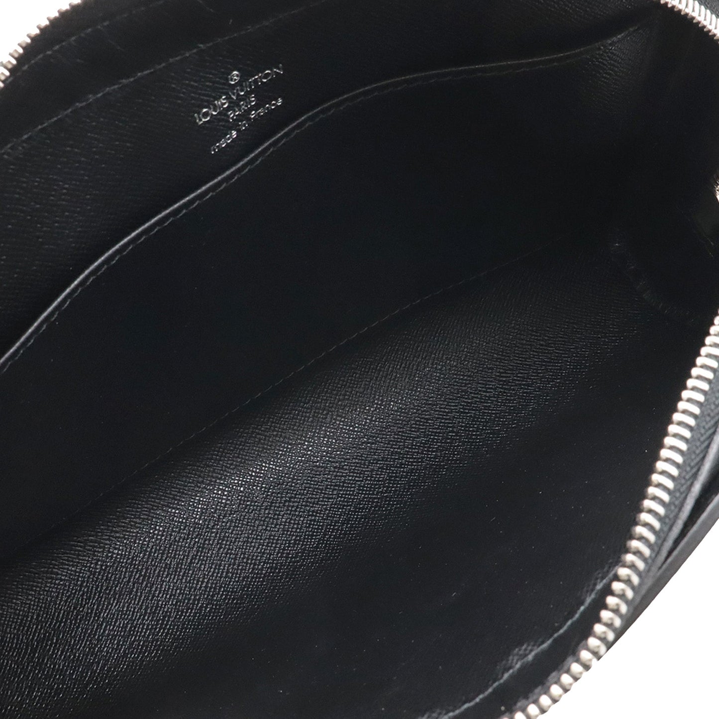 Louis Vuitton Taiga Pochette Baikal