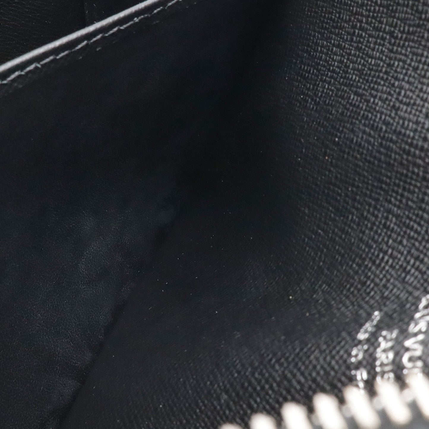 Louis Vuitton Taiga Pochette Baikal