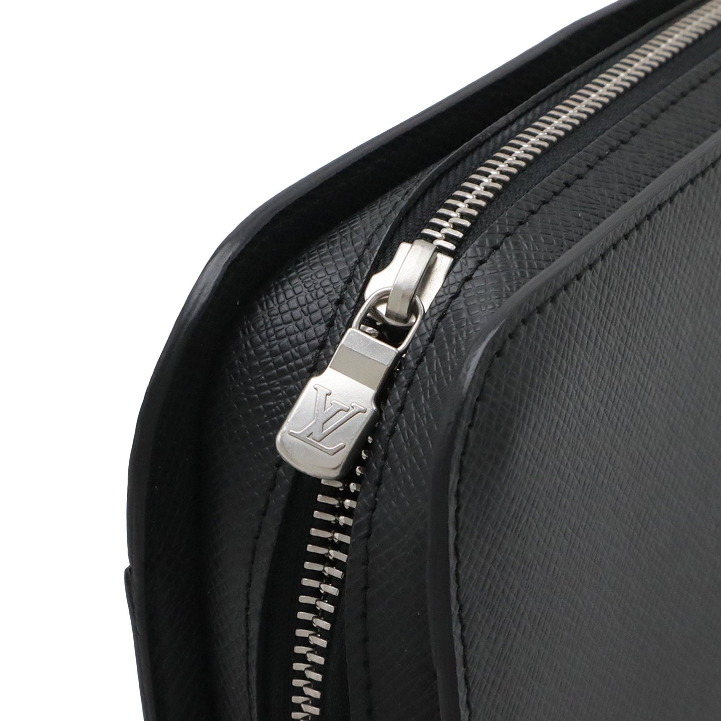 Louis Vuitton Taiga Pochette Baikal