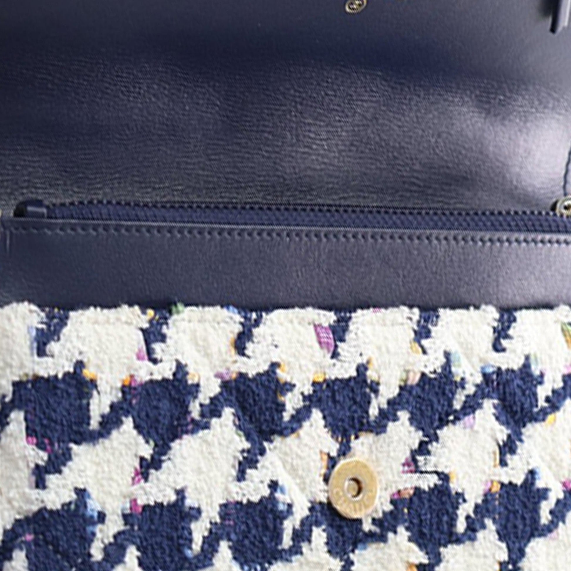 Chanel Tweed 19 Wallet On Chain