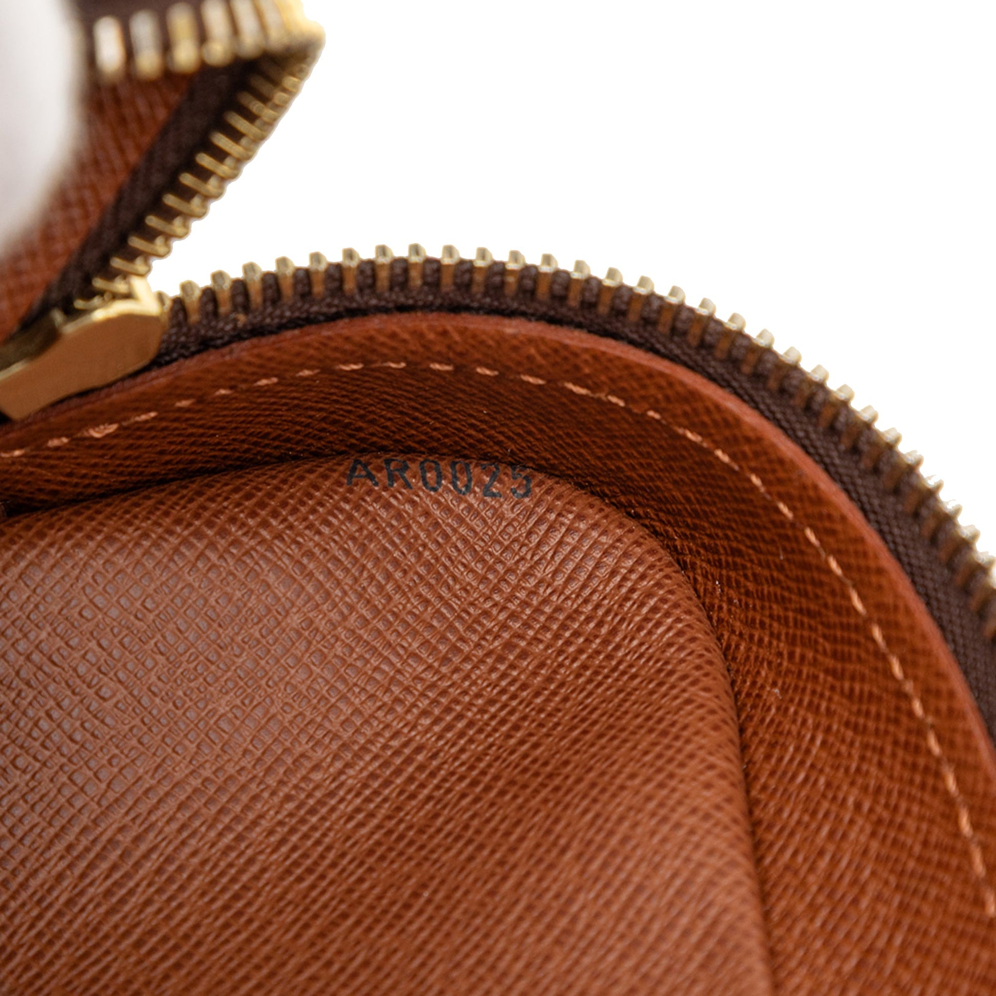 Louis Vuitton Monogram Nil Crossbody