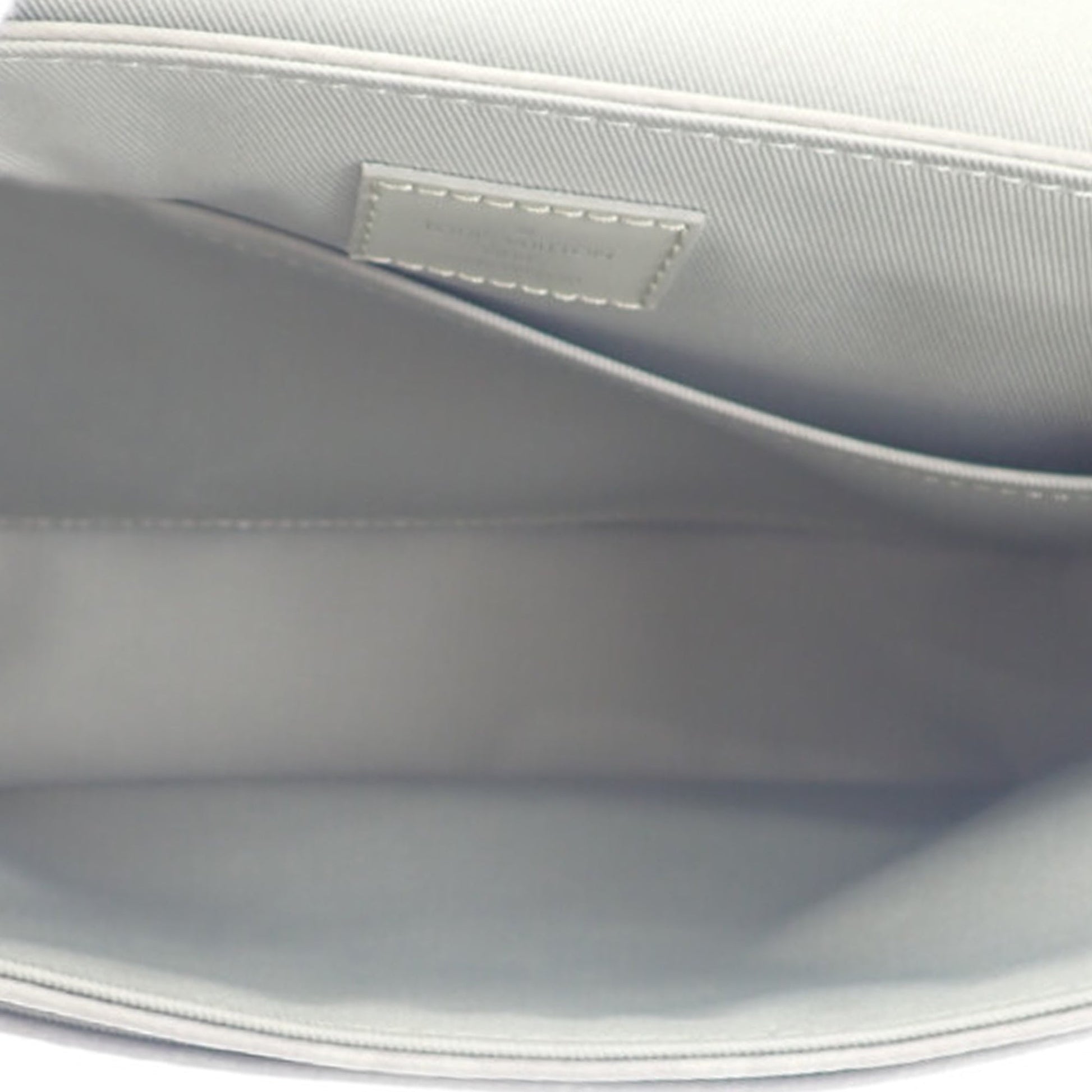 Louis Vuitton Monogram Gradient District PM