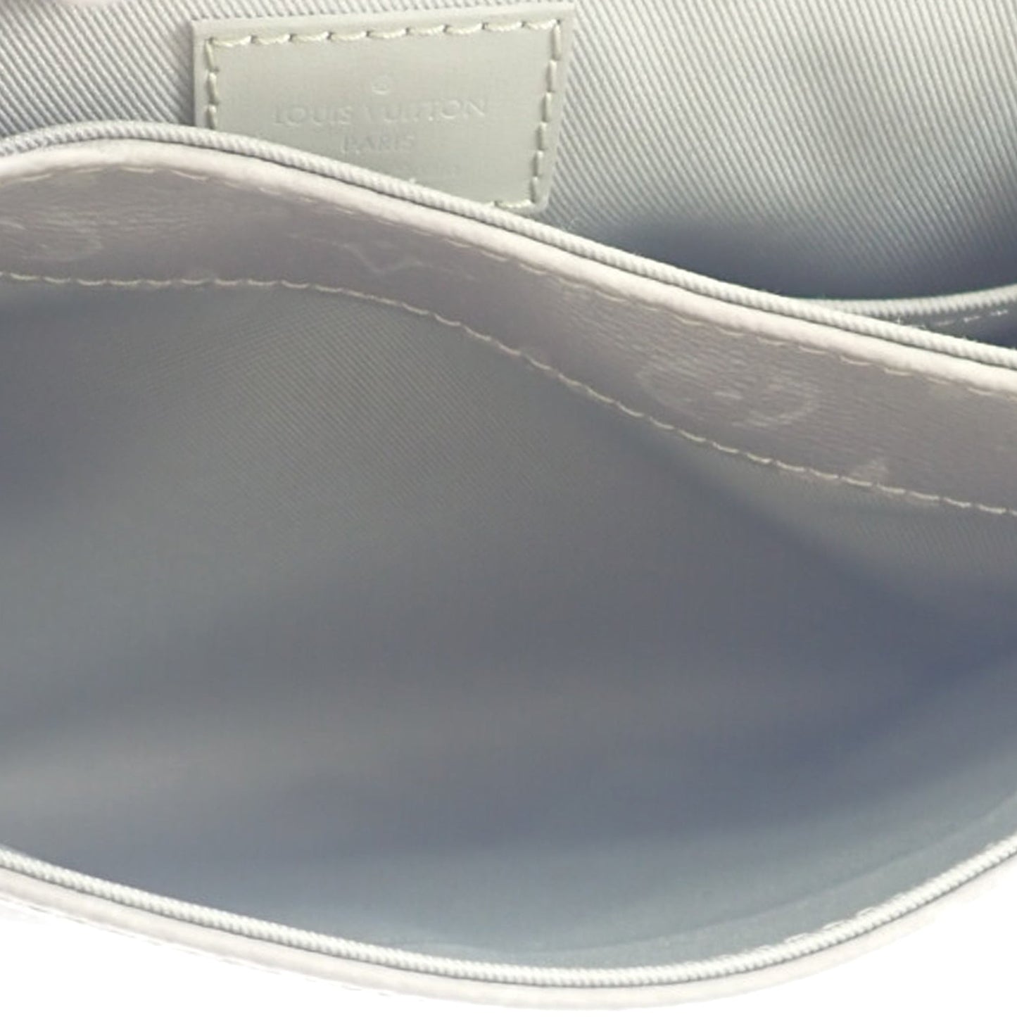 Louis Vuitton Monogram Gradient District PM