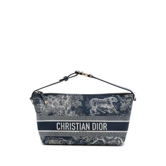 Dior Medium Technical Fabric Toile de Jouy Reverse DiorTravel Nomad Pouch — Blue