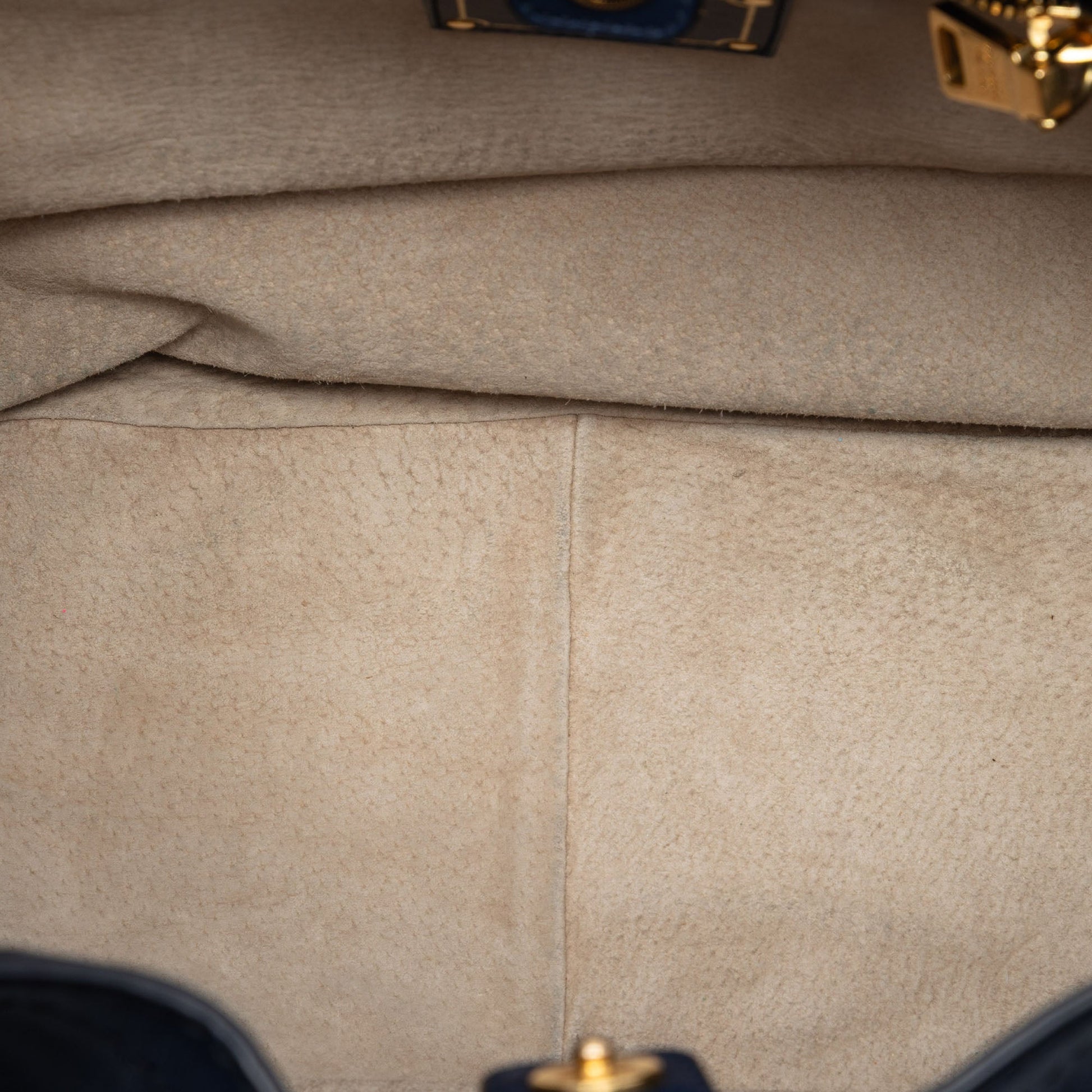 Vitello Lux Shoulder Bag