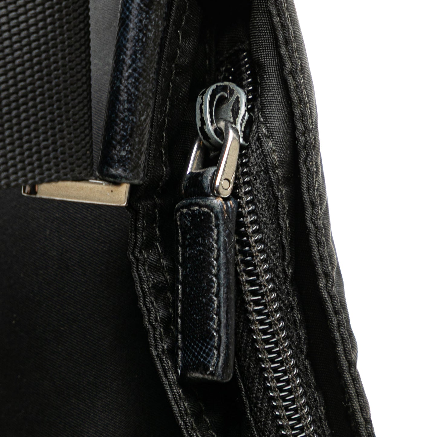 Tessuto Zip Top Crossbody