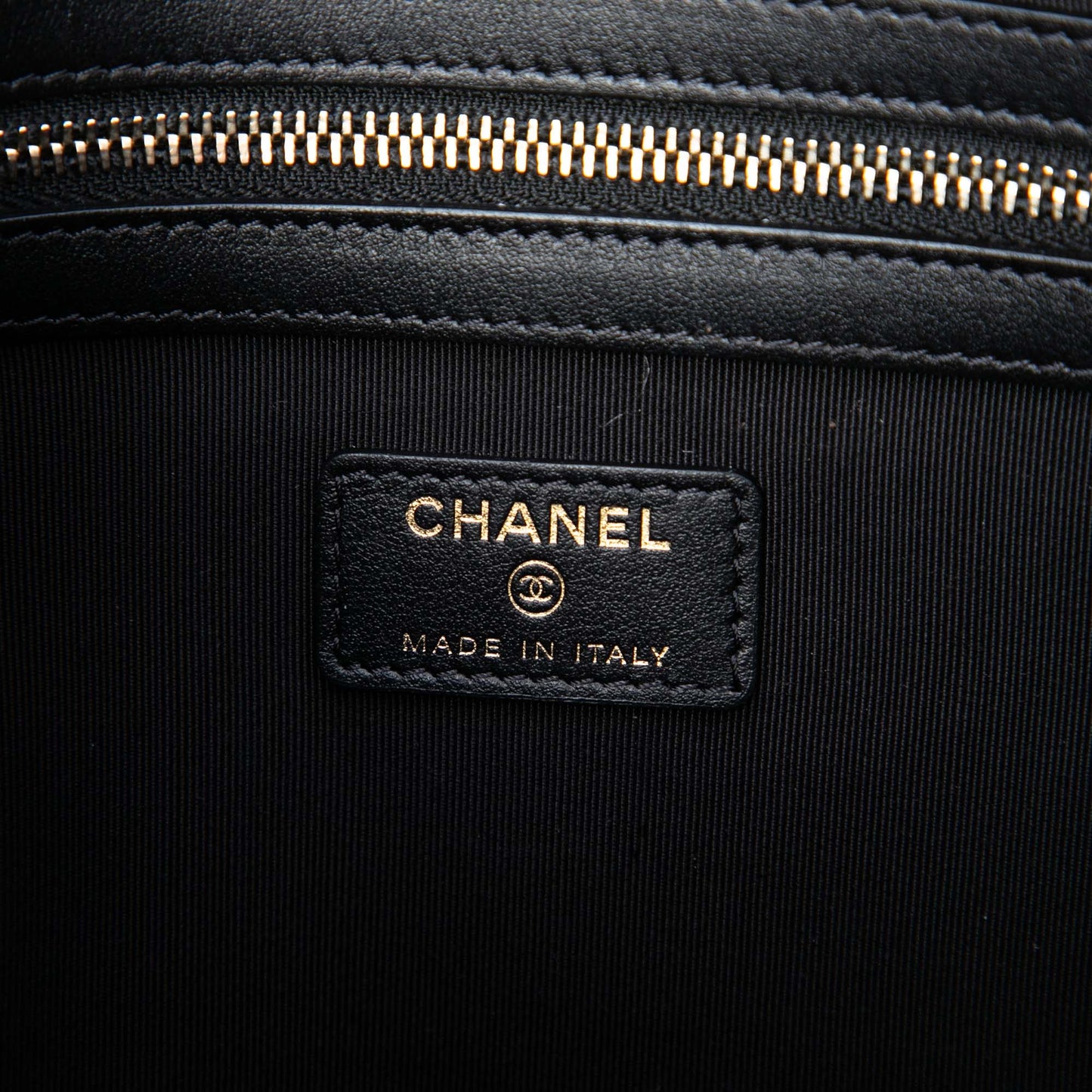 Chanel Crocodile Embossed Calfskin Cocodile Graffiti 2.55 Reissue Clutch
