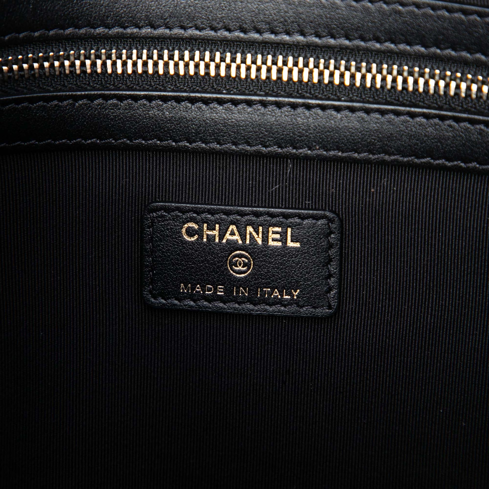 Chanel Crocodile Embossed Calfskin Cocodile Graffiti 2.55 Reissue Clutch