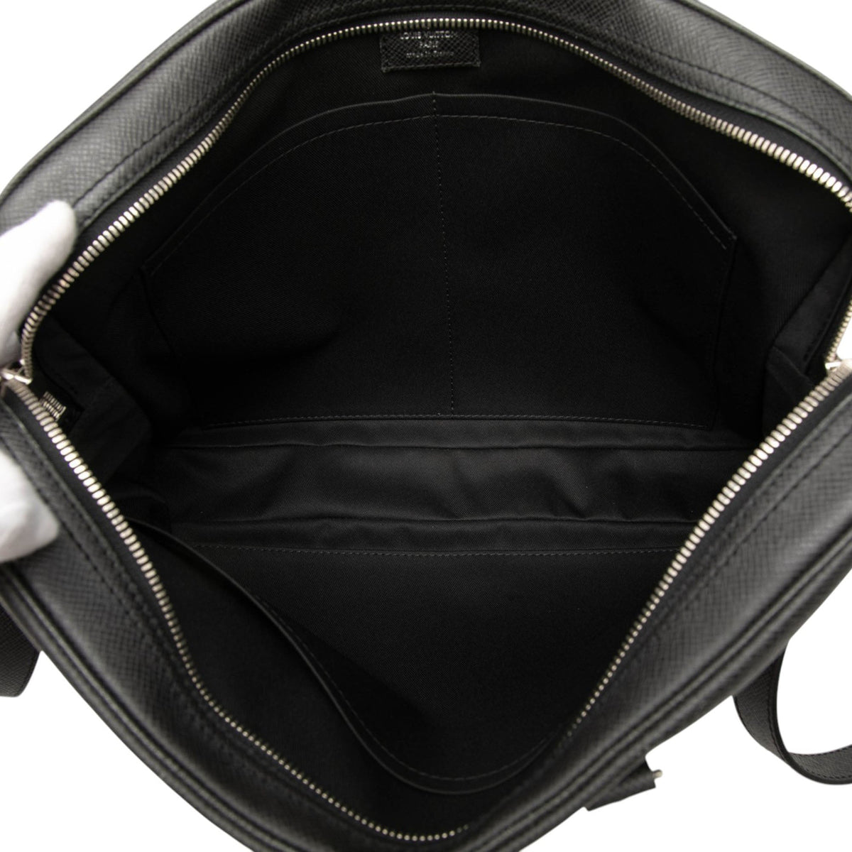 Louis Vuitton Taiga Porte Documents Voyage PM