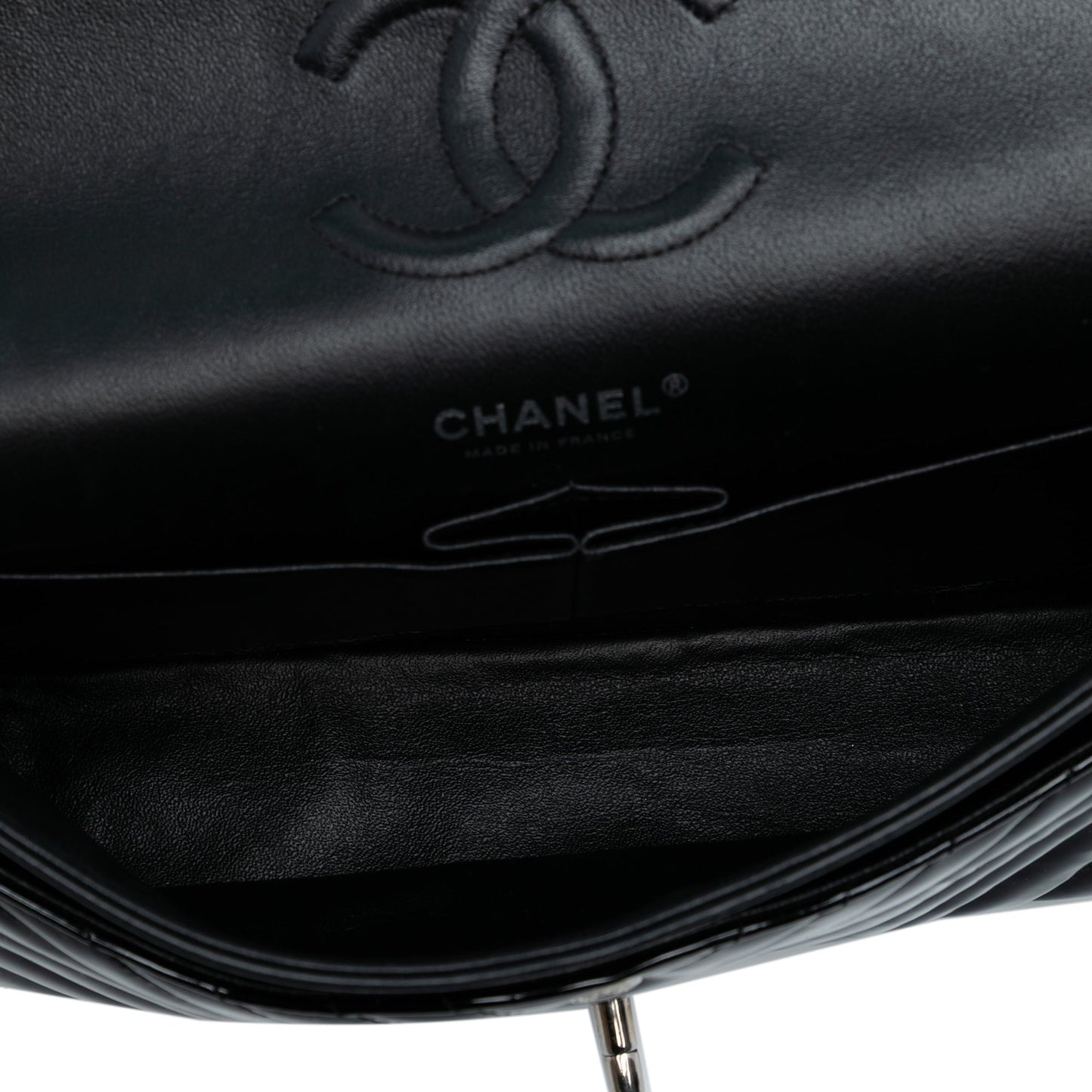 Medium Classic Chevron Patent Double Flap