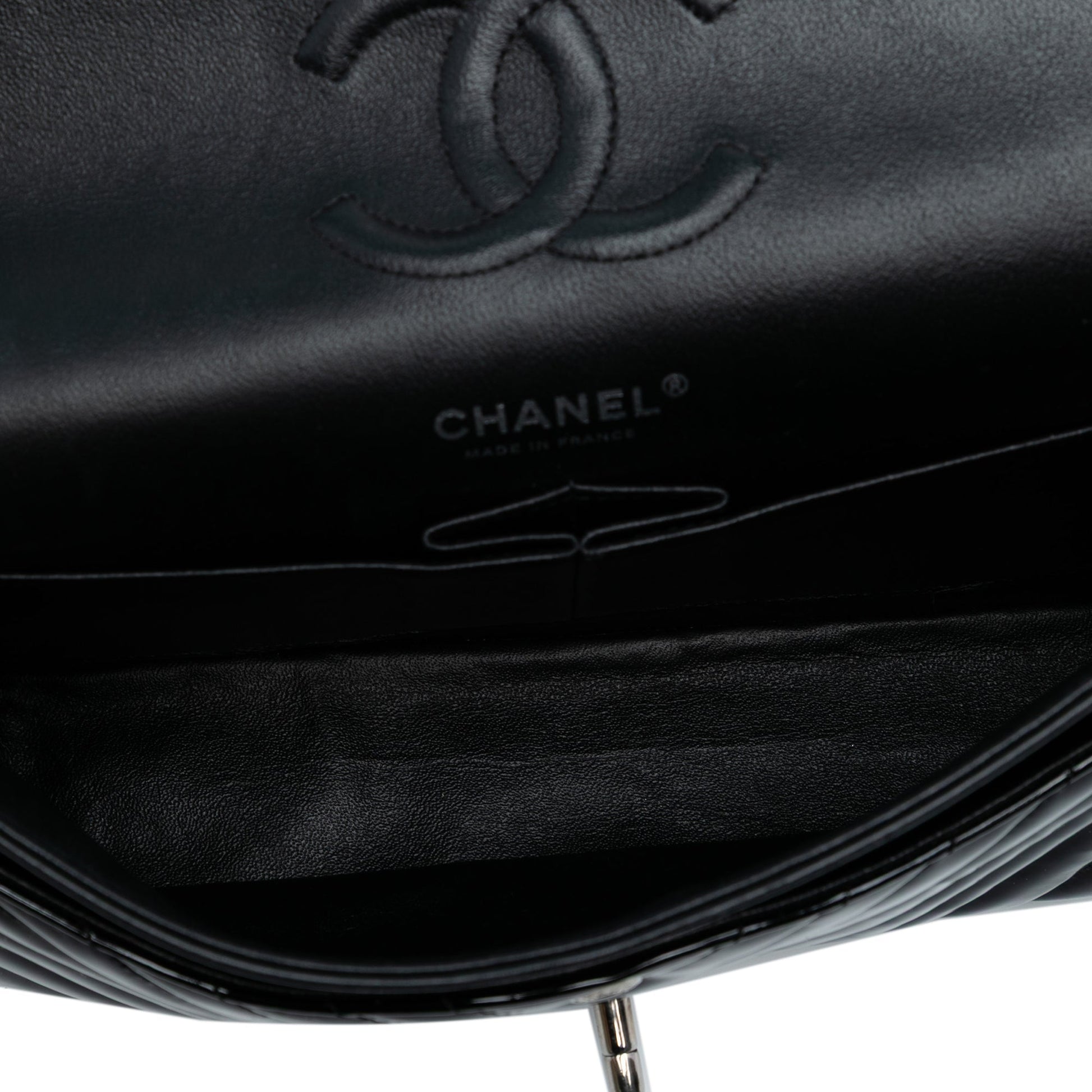 Medium Classic Chevron Patent Double Flap