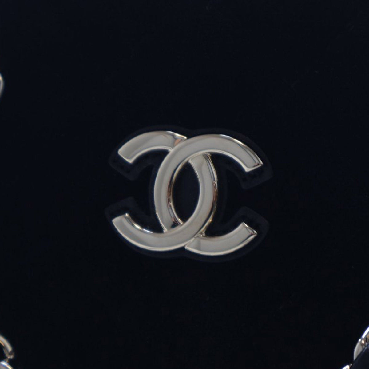 Chanel Quilted Velvet Coco Clutch With Chain — Black