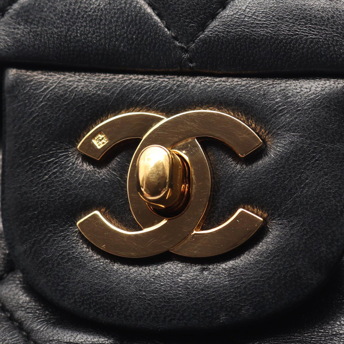 Chanel Medium Classic Lambskin Double Flap — Black