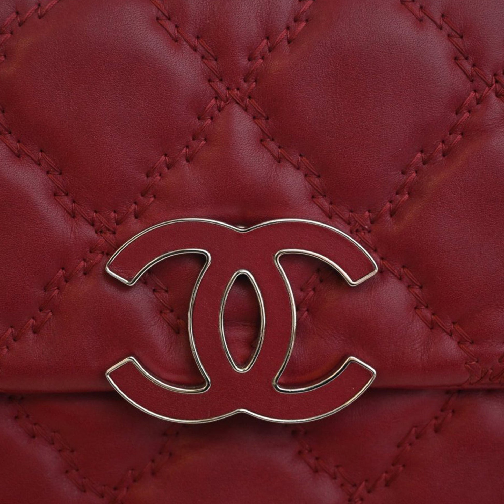 Chanel CC Quilted Calfskin Double Stitch Hamptons Flap