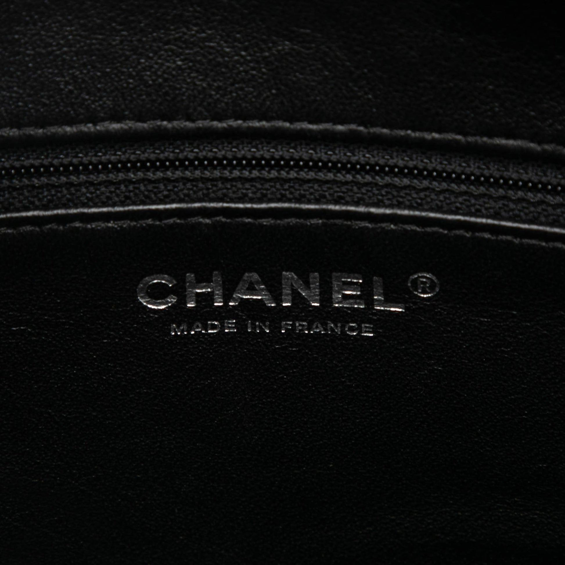 Chanel Tweed and Resin Zipped Chain Shopping Bag