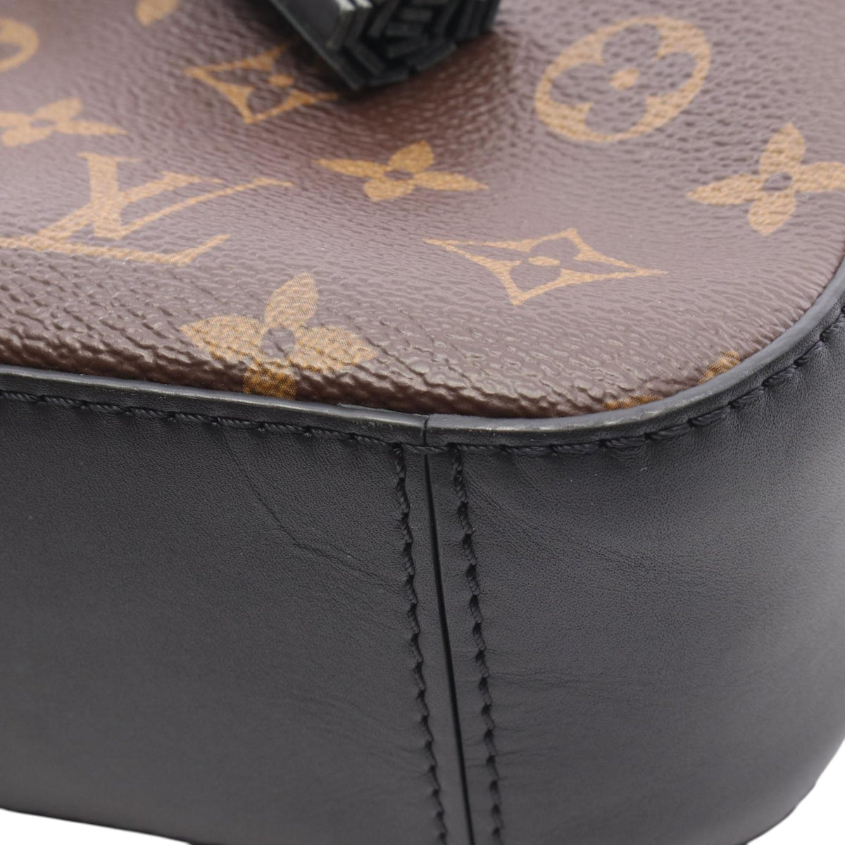 Louis Vuitton Monogram Saintonge