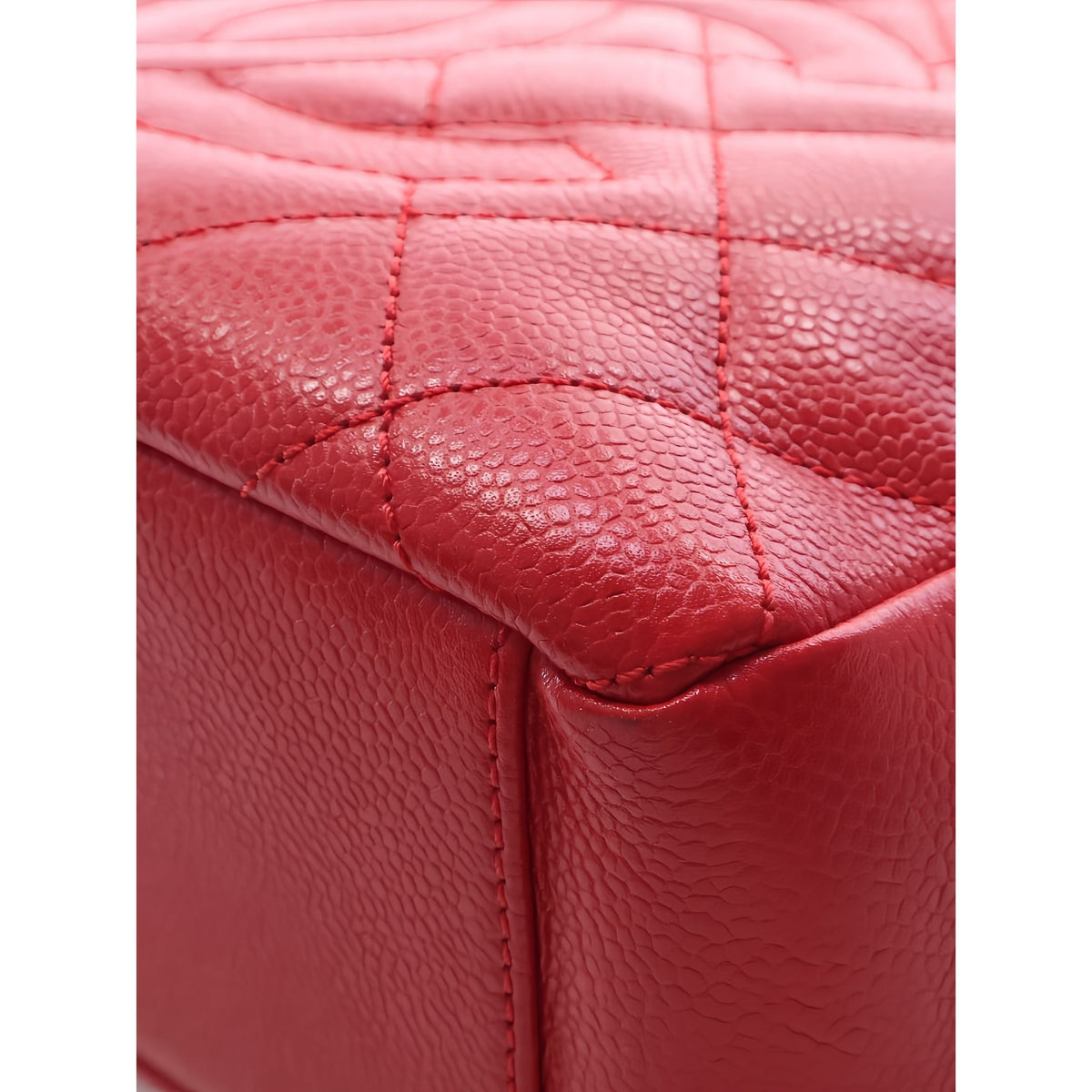 Chanel Caviar Petite Shopping Tote — Red