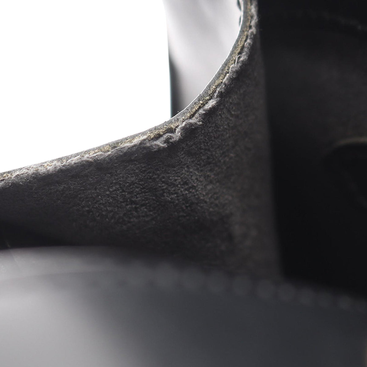 Louis Vuitton Epi Cluny — Black