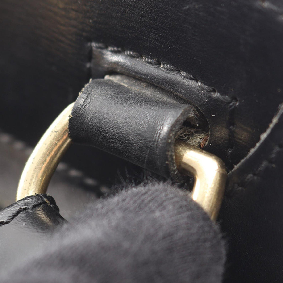 Louis Vuitton Epi Cluny — Black