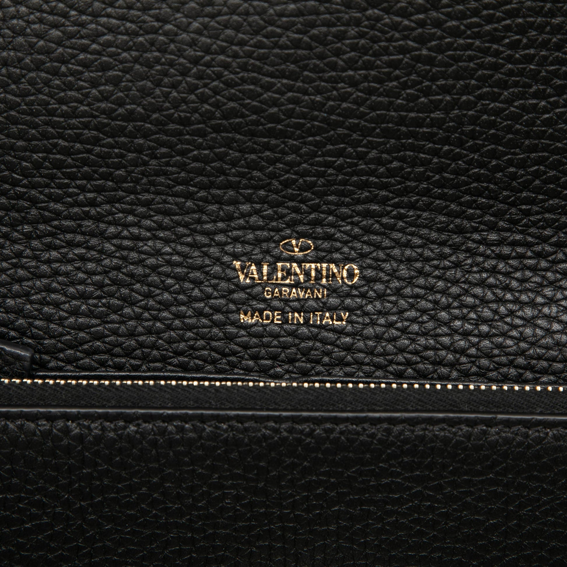 Valentino Pebbled Calfskin Rockstud Flip Lock Wallet On Chain