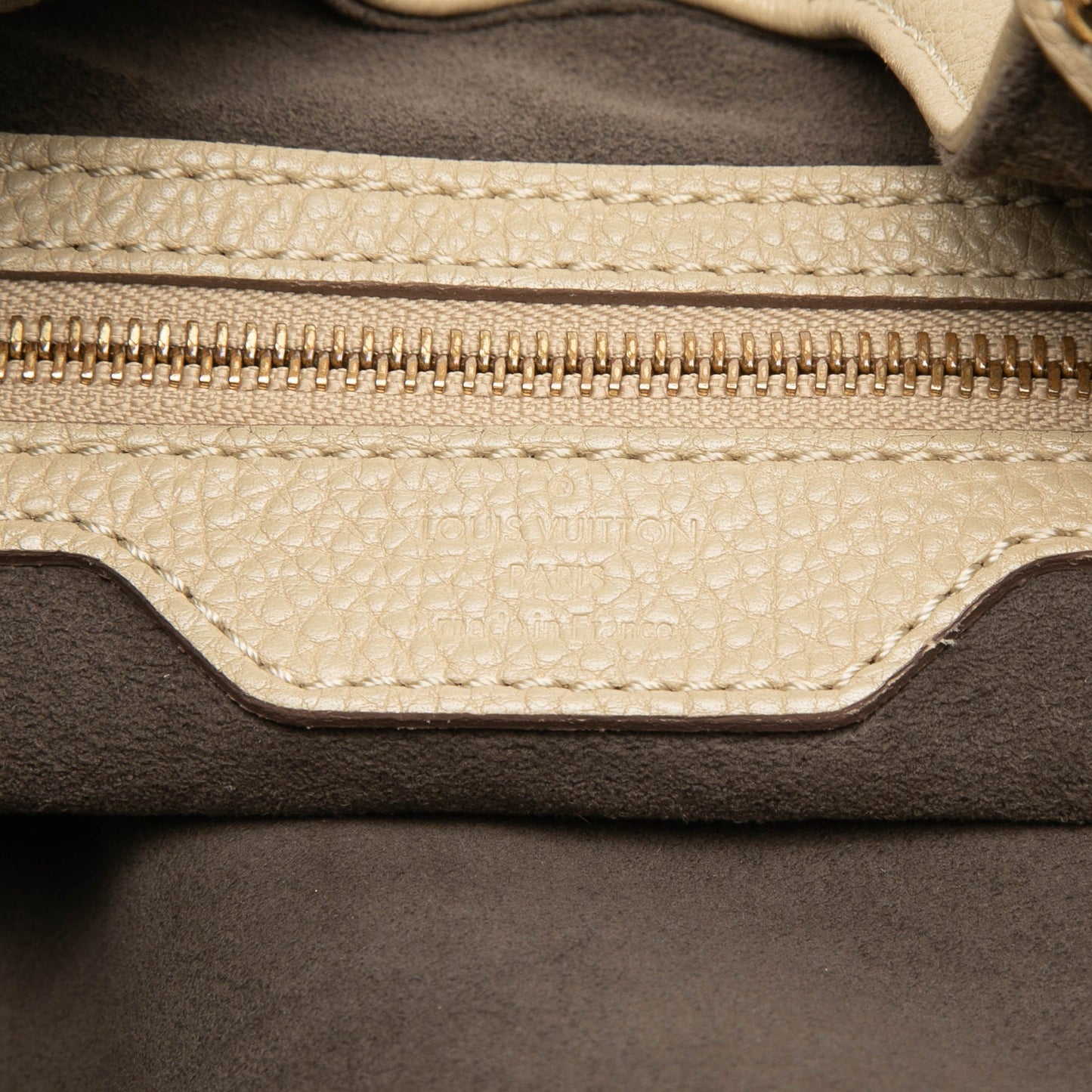 Louis Vuitton Monogram Mahina L Hobo