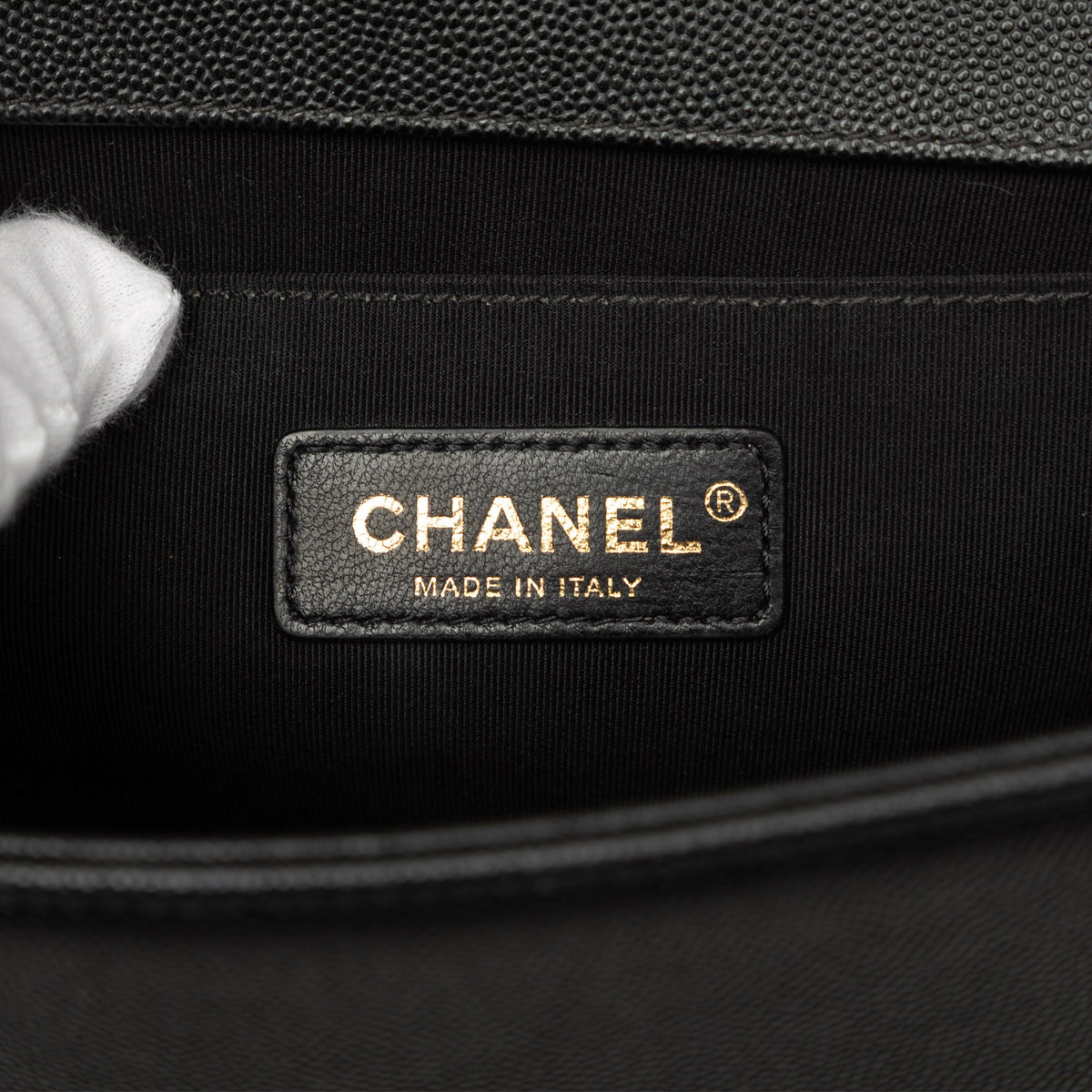Chanel Old Medium Quilted Caviar Boy Flap — Black