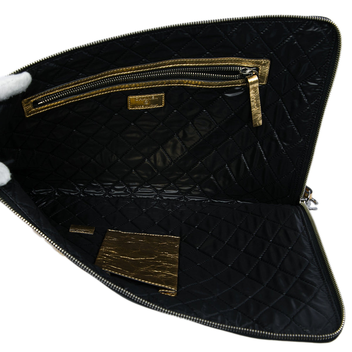 Chanel Metallic Crinkled Calfskin Feministe Mais Feminine Pouch
