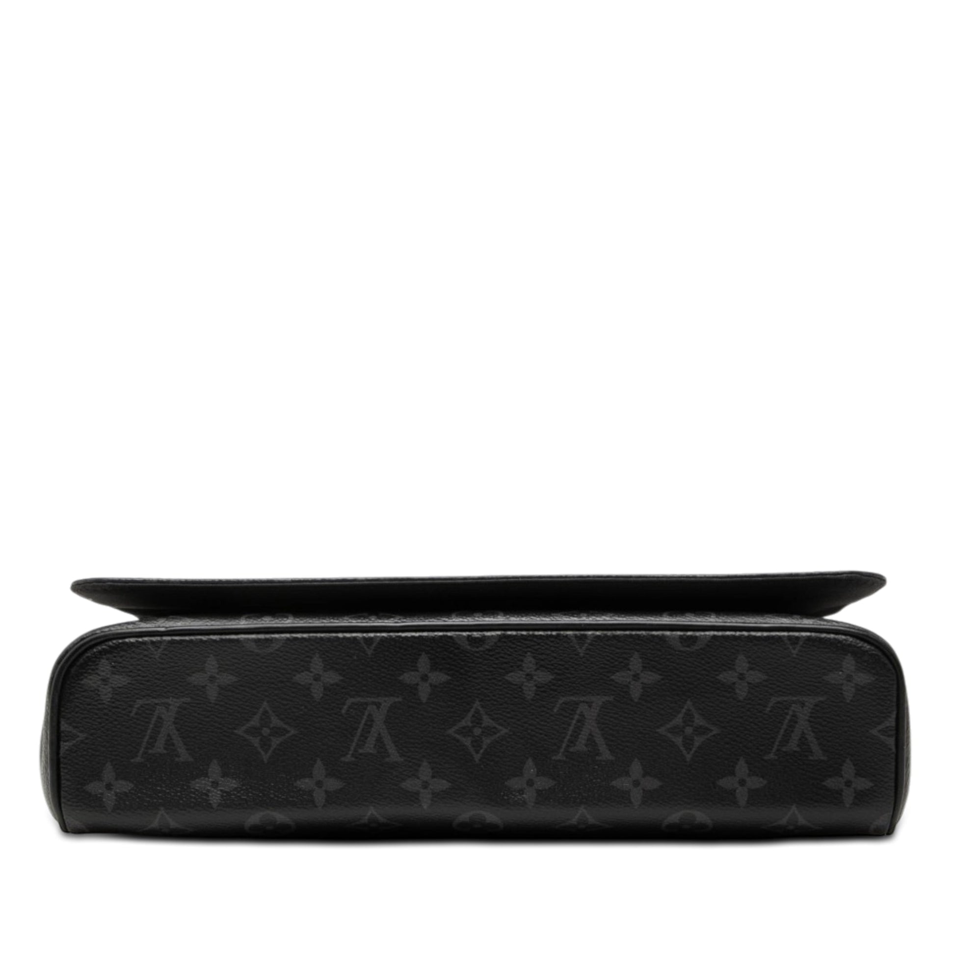 Louis Vuitton Monogram Eclipse District MM