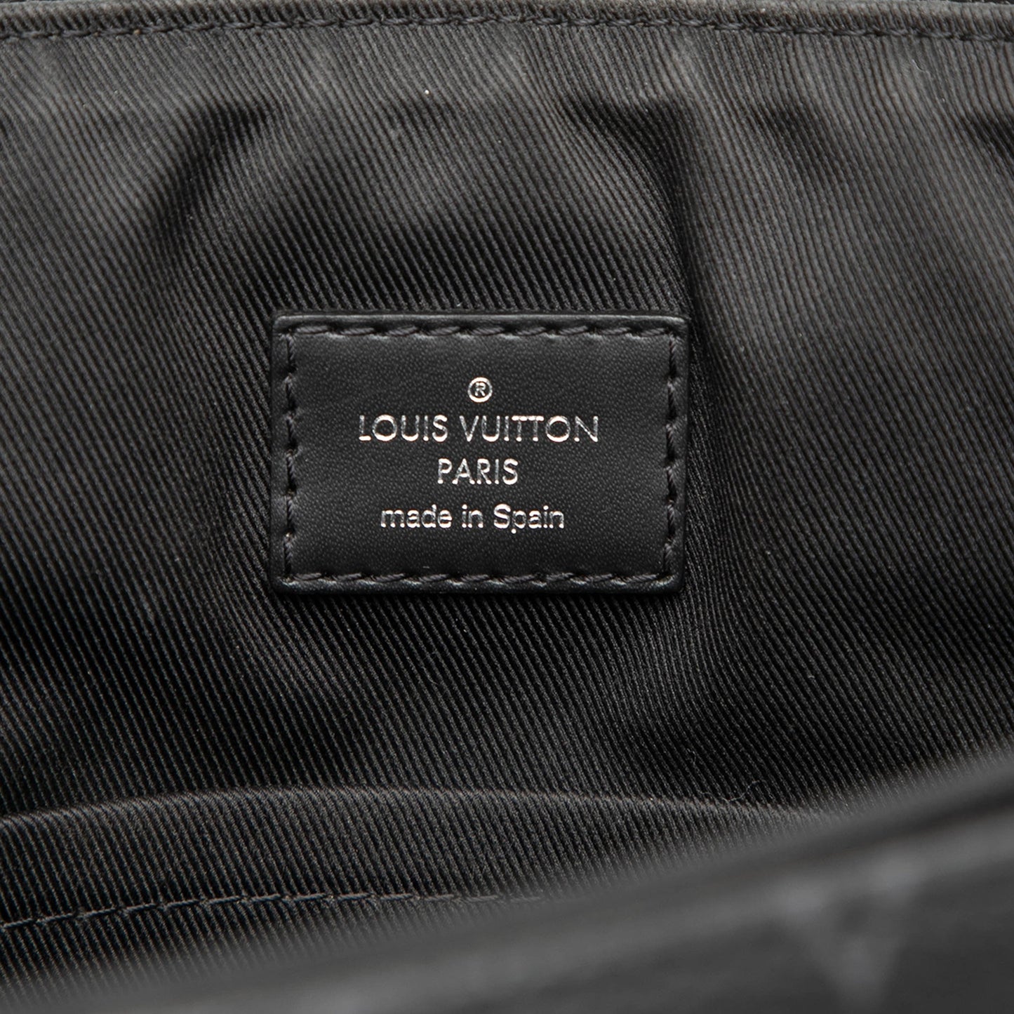 Louis Vuitton Monogram Eclipse District MM