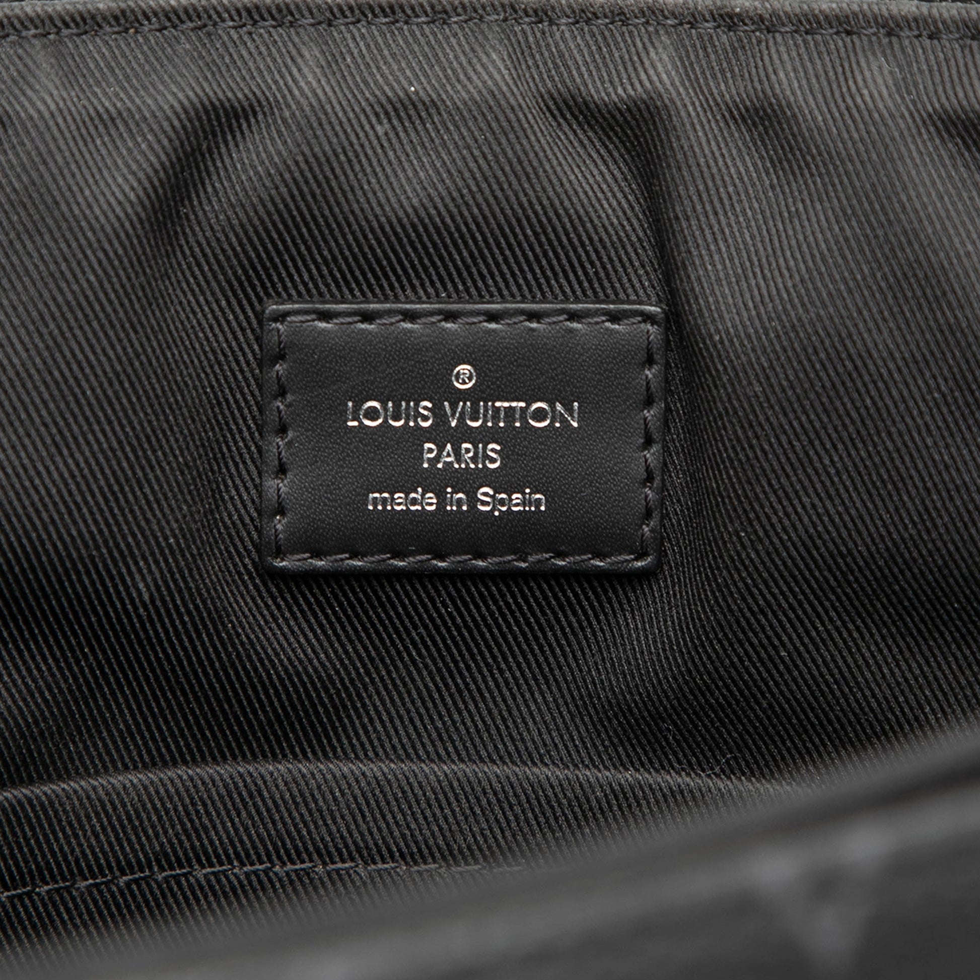 Louis Vuitton Monogram Eclipse District MM