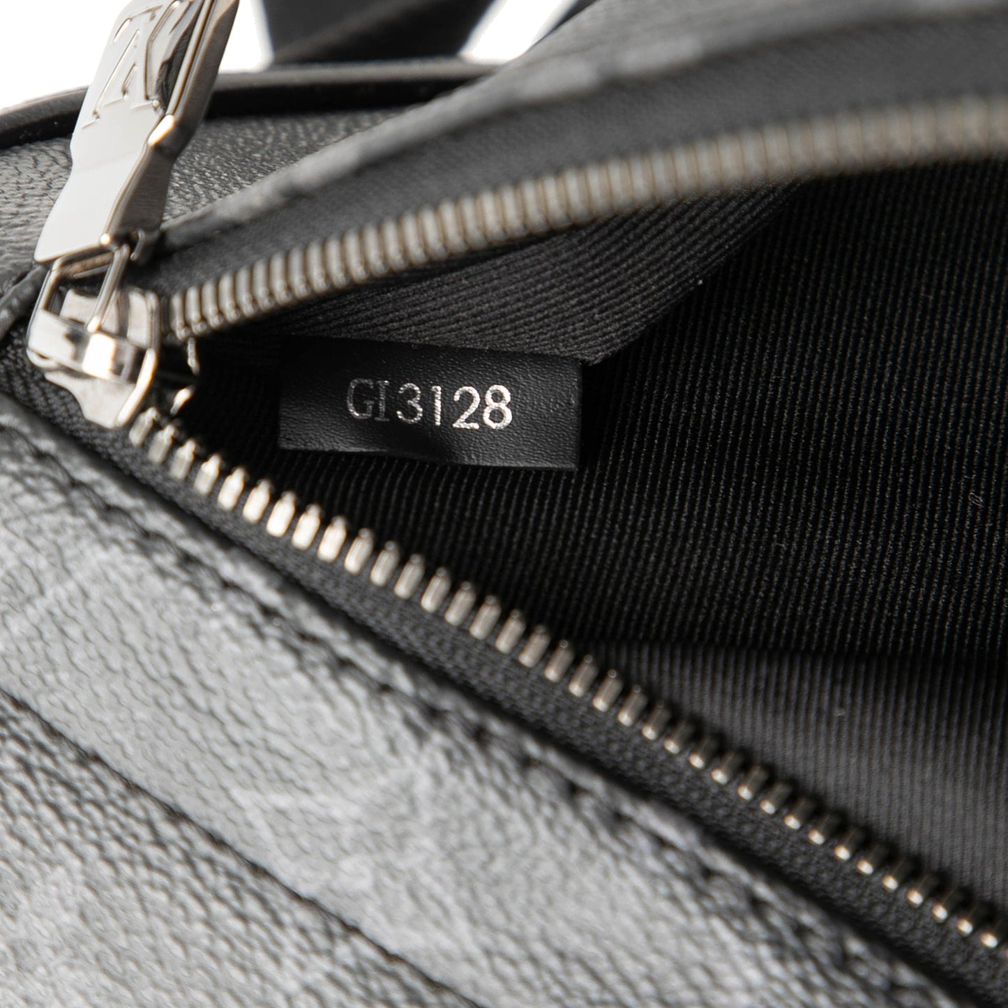 Louis Vuitton Monogram Eclipse District MM