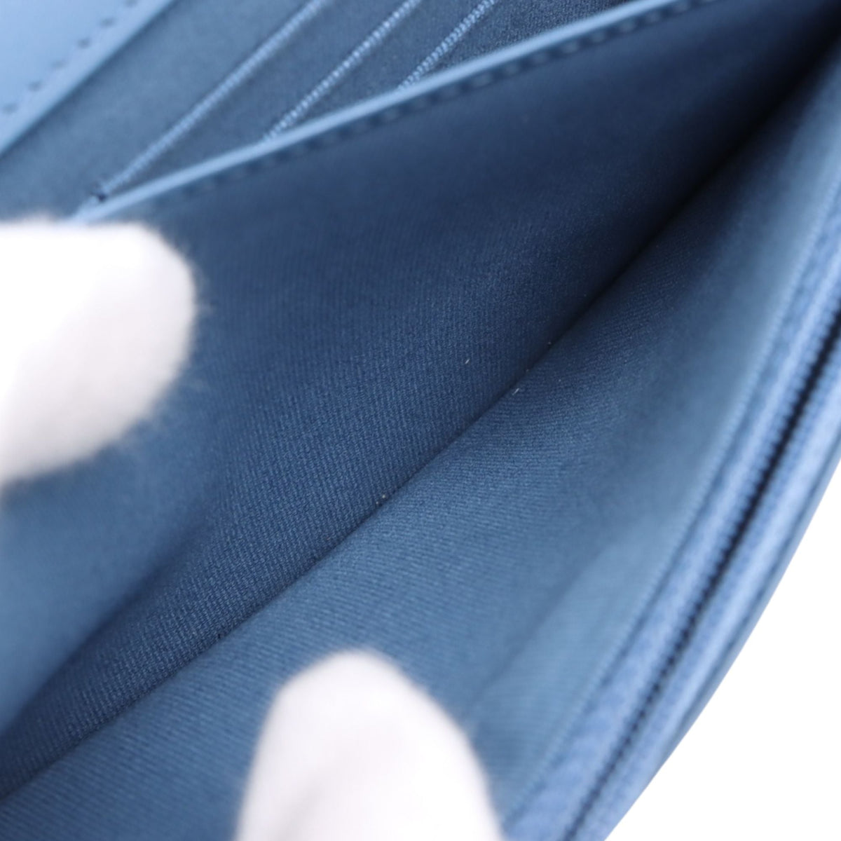 Chanel Denim 19 Flap Wallet On Chain — Blue