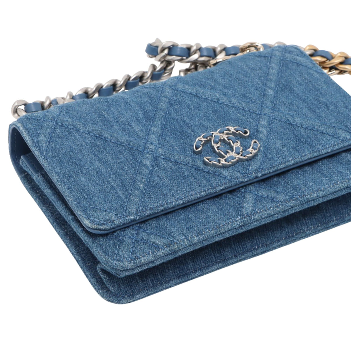 Chanel Denim 19 Flap Wallet On Chain — Blue