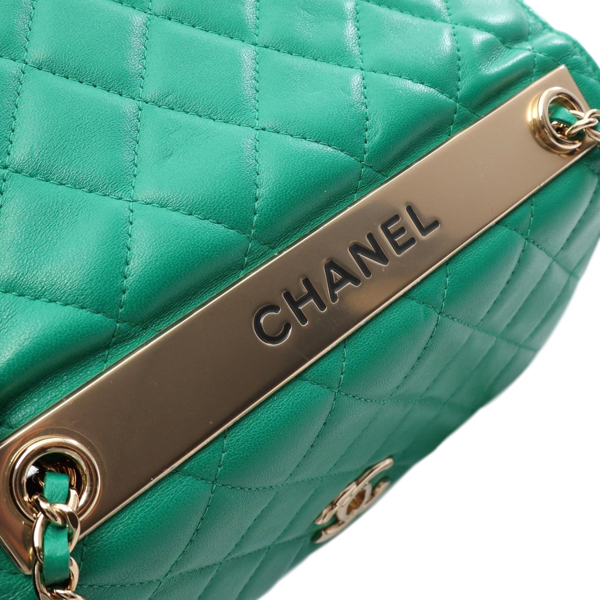 Chanel Quilted Lambskin Trendy CC Wallet on Chain — Green