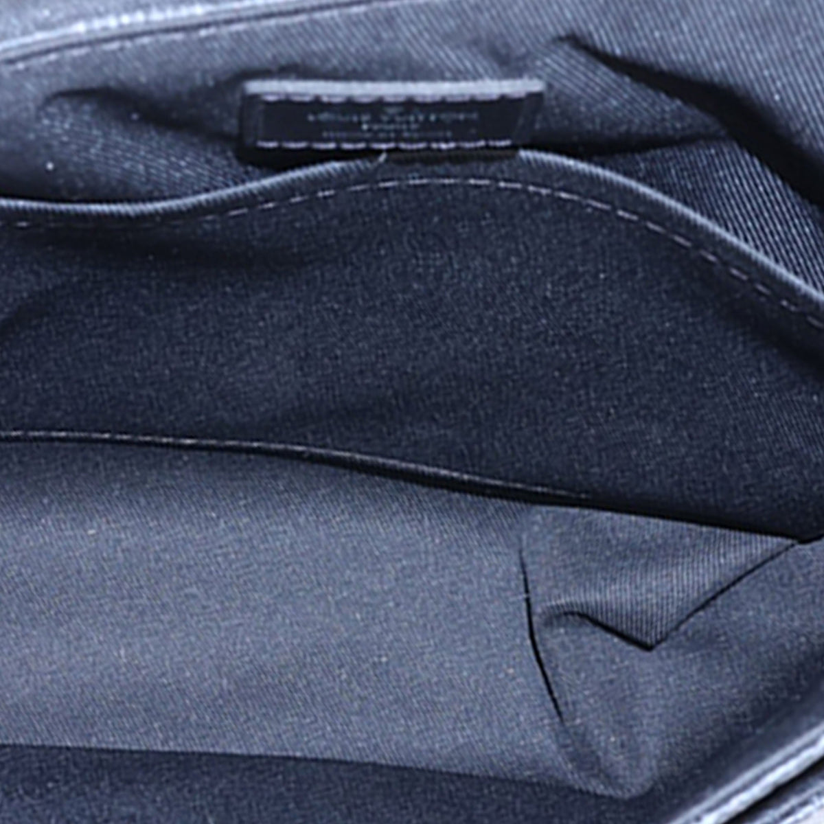 Louis Vuitton Damier Graphite District PM — Black