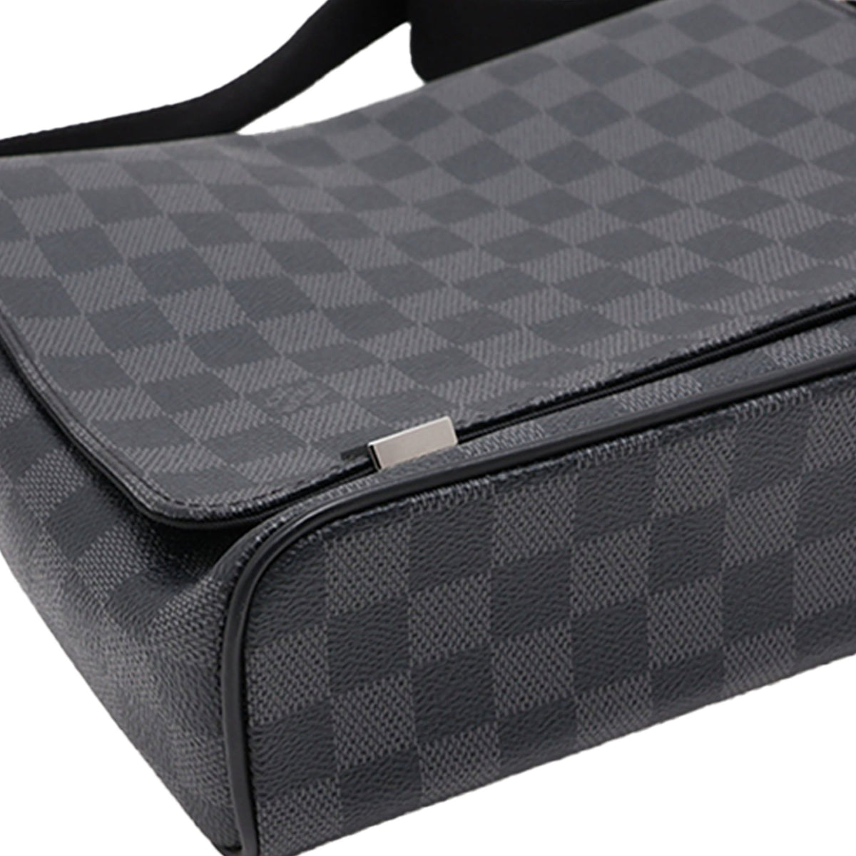 Louis Vuitton Damier Graphite District PM — Black