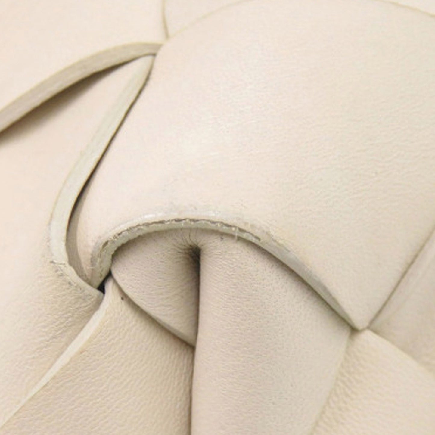 Bottega Veneta Lambskin Maxi Intrecciato Cabat Tote 30