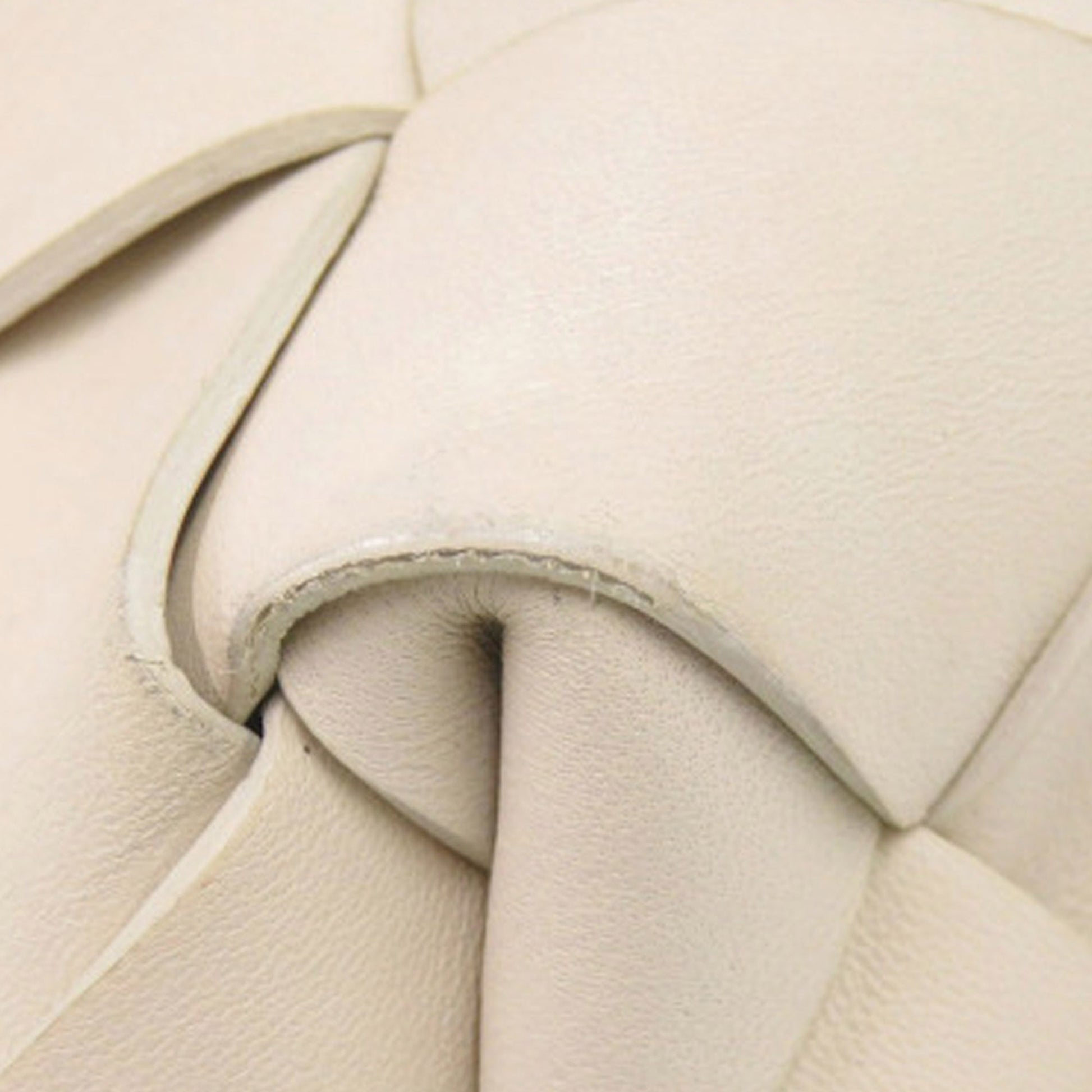 Bottega Veneta Lambskin Maxi Intrecciato Cabat Tote 30