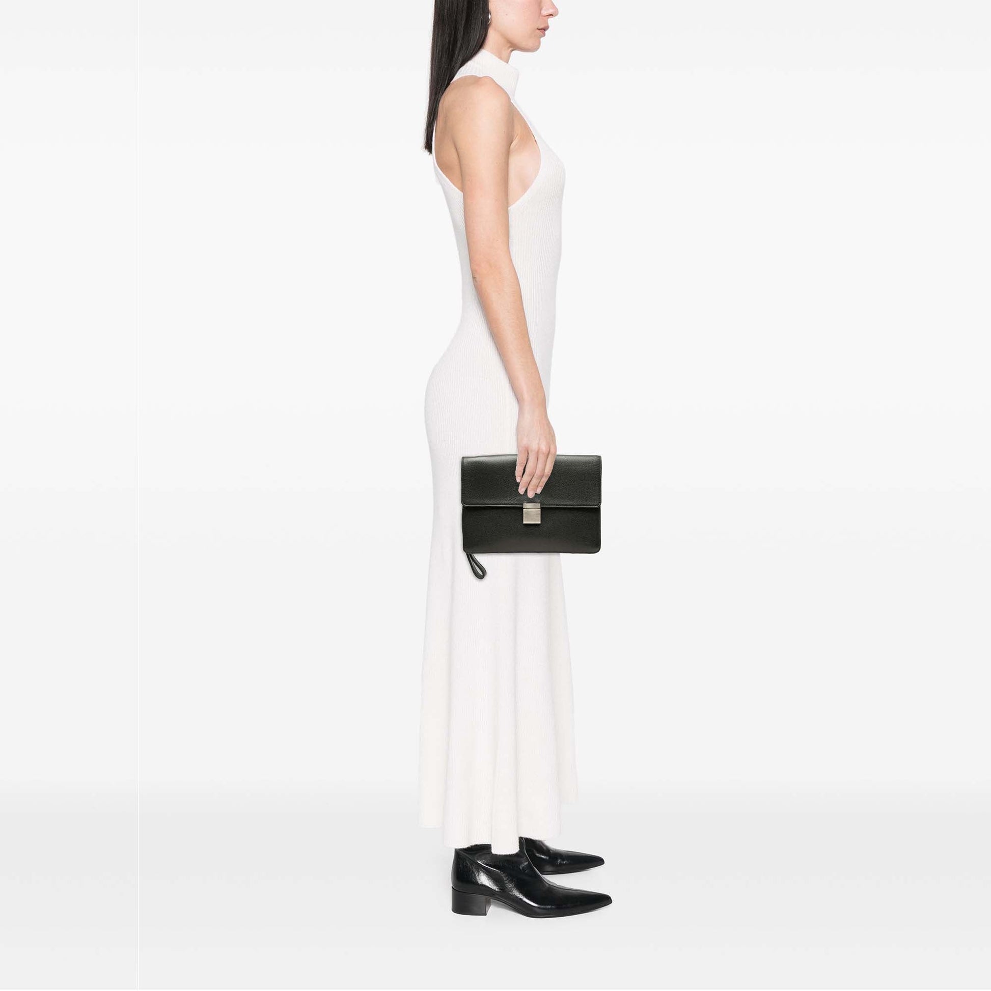 Louis Vuitton Taiga Selenga