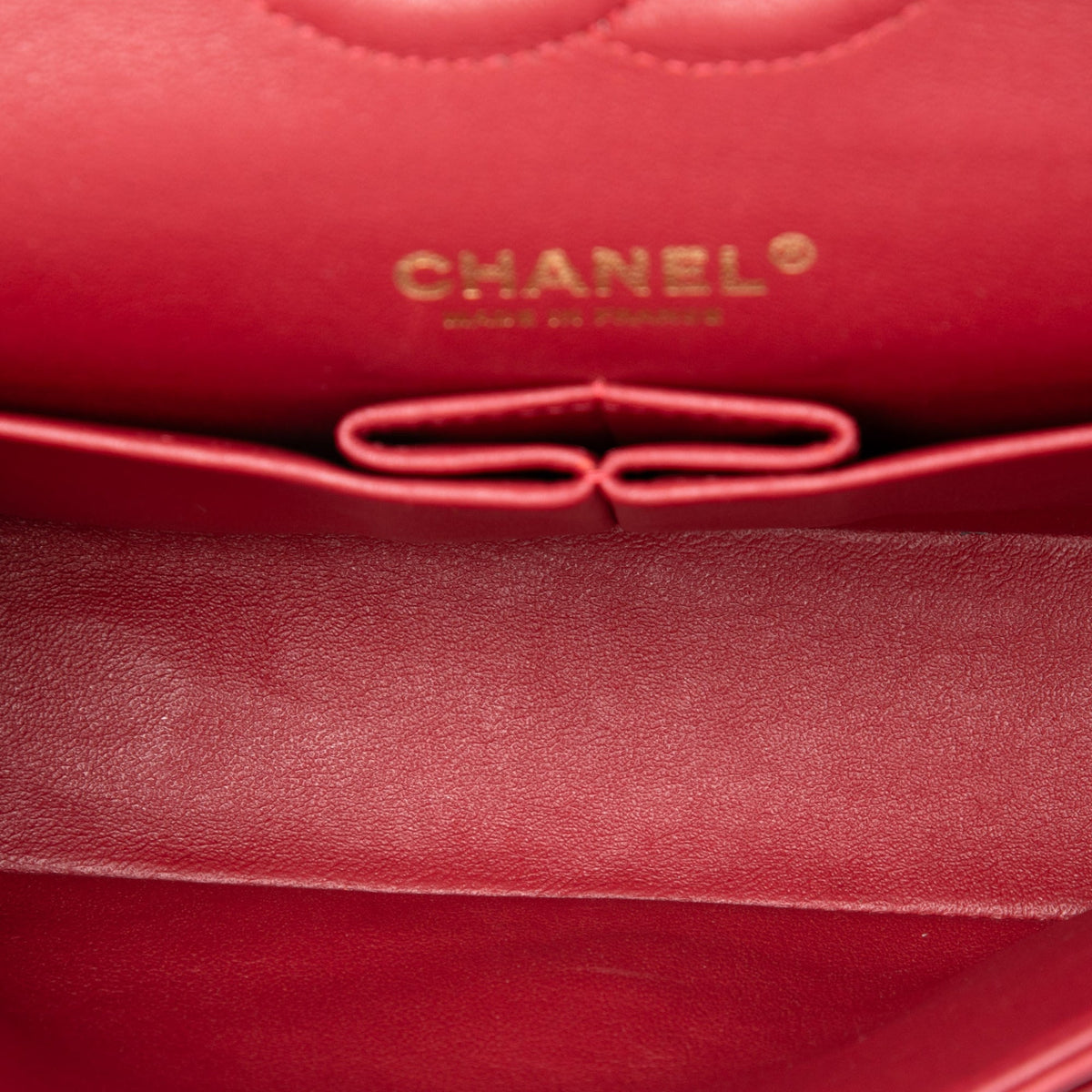 Chanel Medium Classic Chevron Lambskin Double Flap — Red