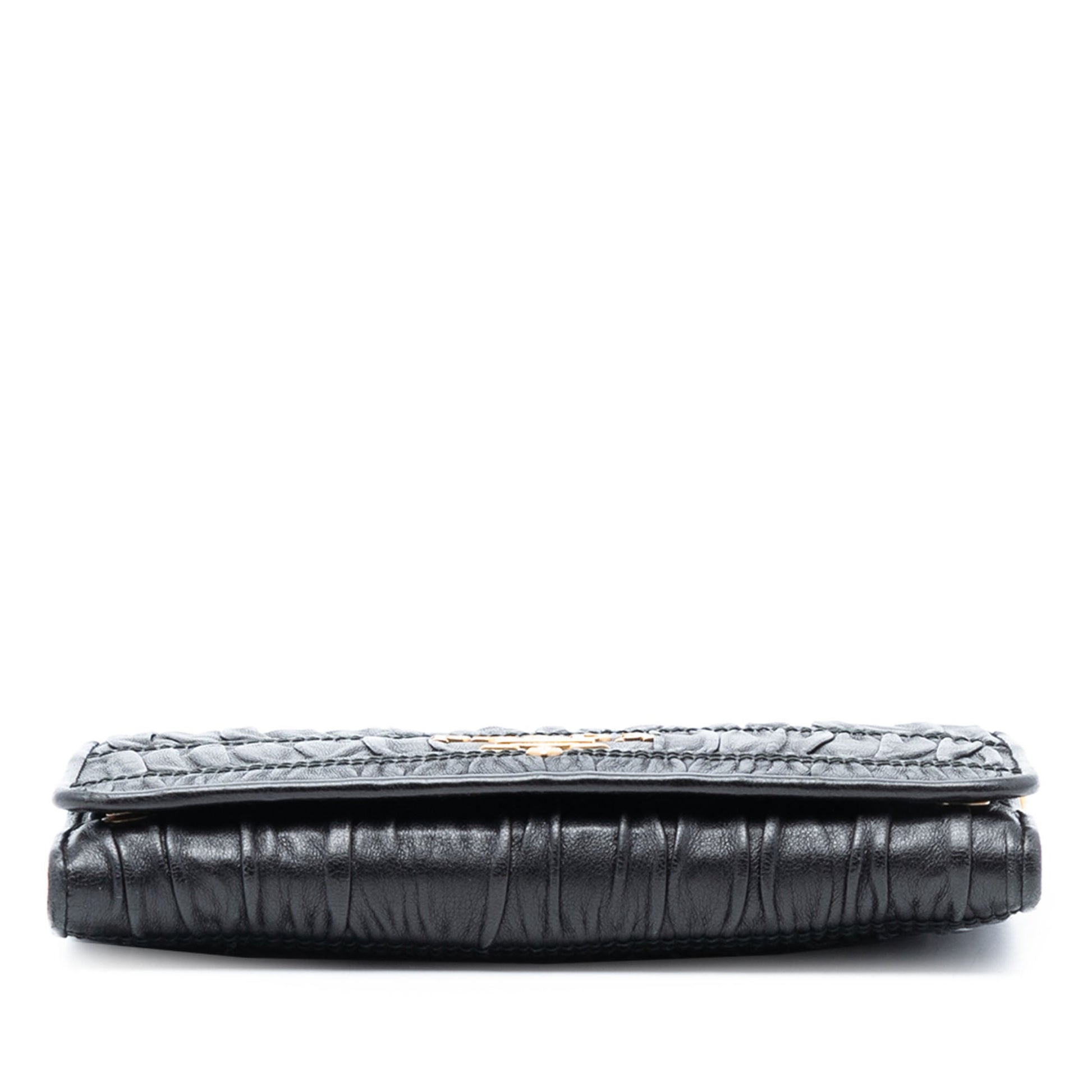 Prada Nappa Gaufre Wallet On Chain