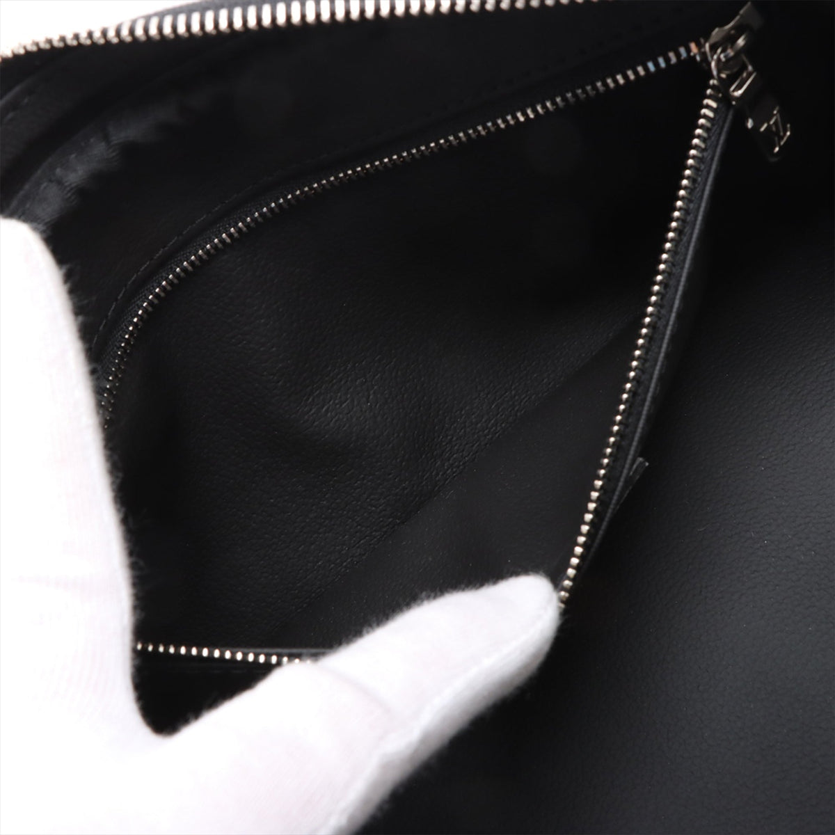 Louis Vuitton Monogram Taigarama Dopp Kit — White