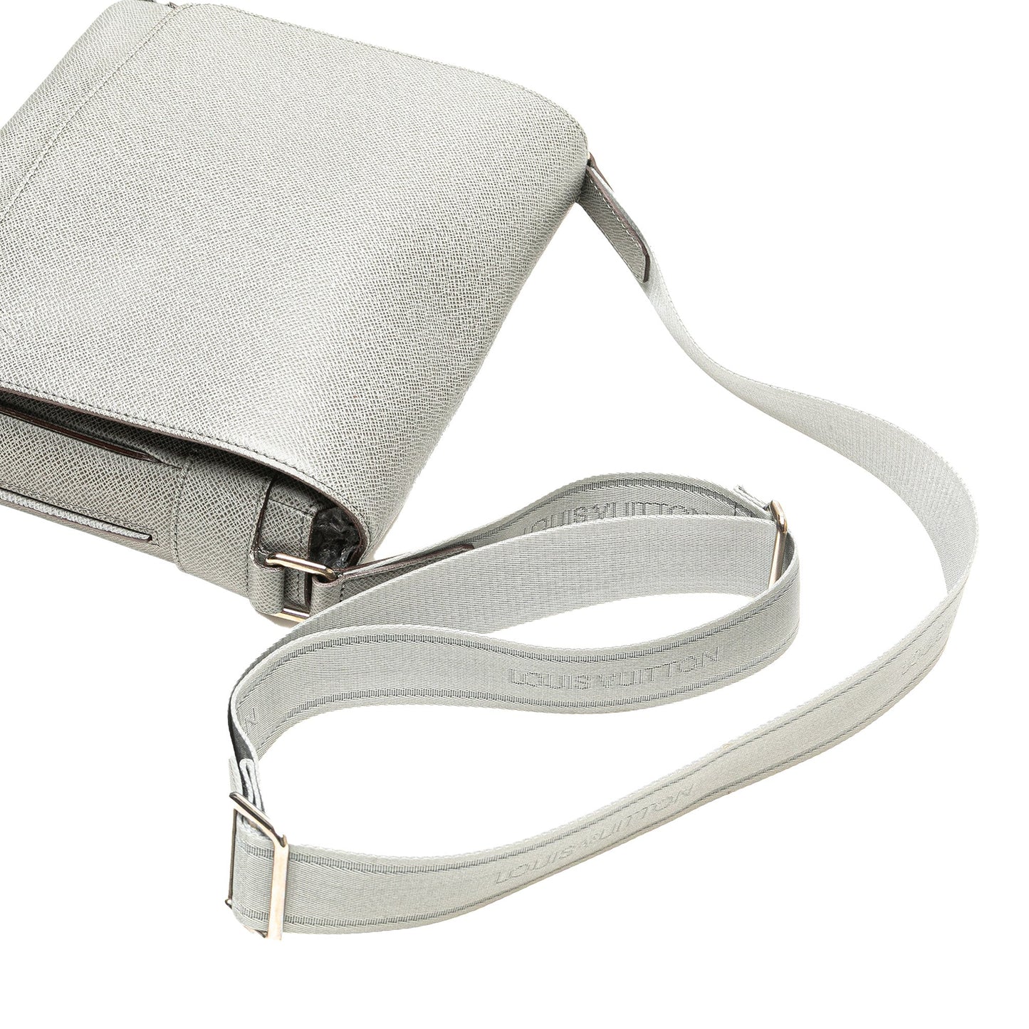 Louis Vuitton Taiga Roman MM