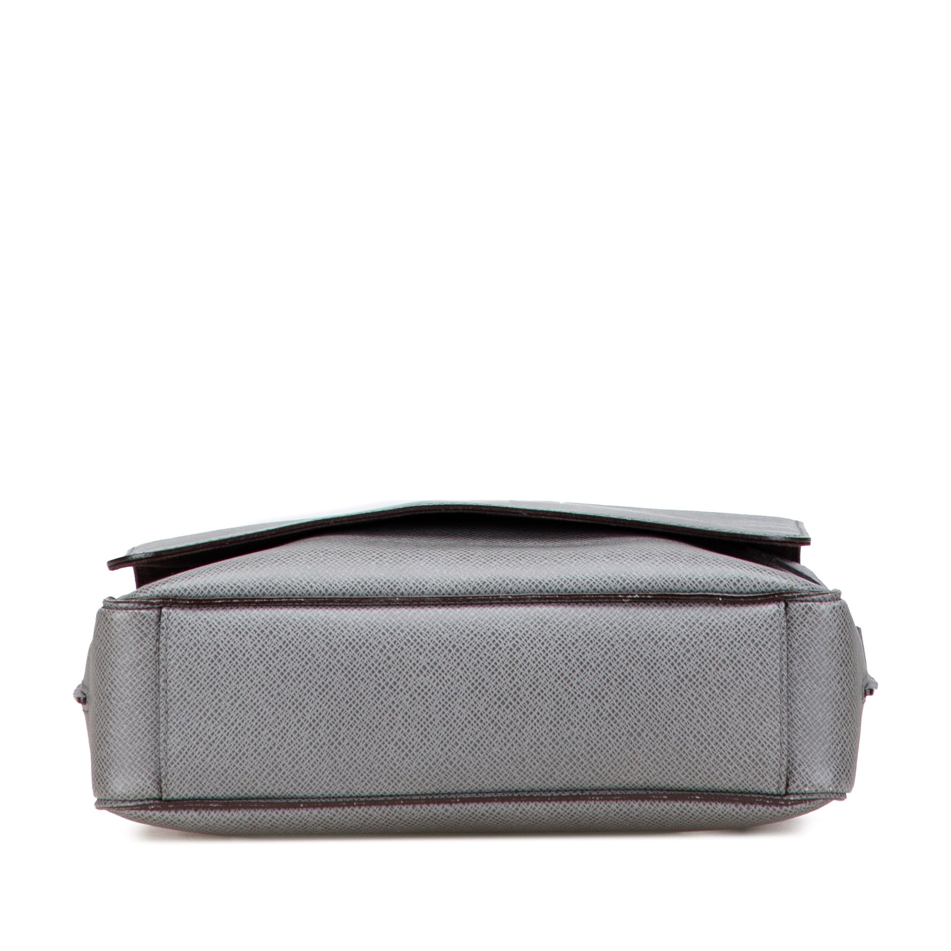 Louis Vuitton Taiga Roman MM
