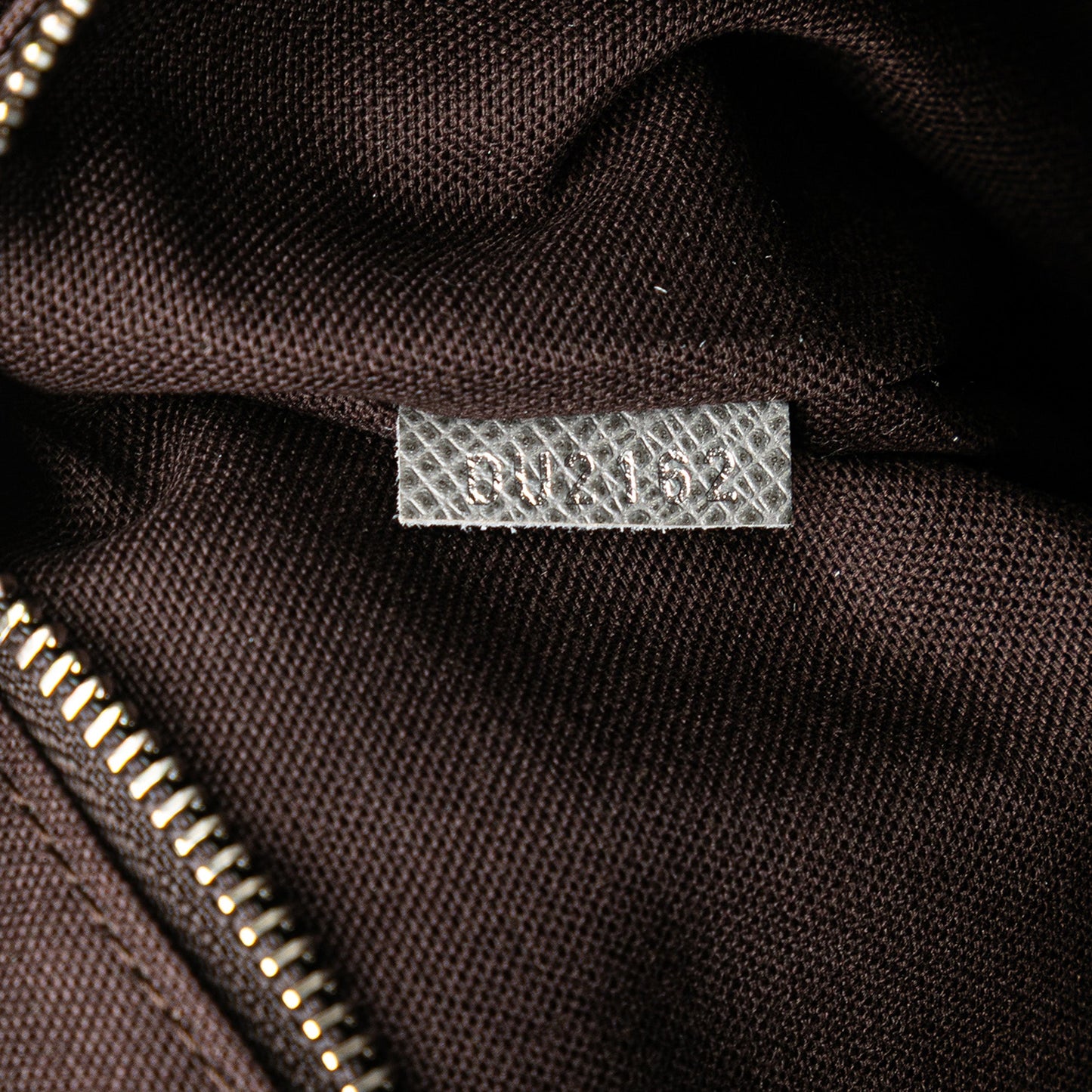 Louis Vuitton Taiga Roman MM