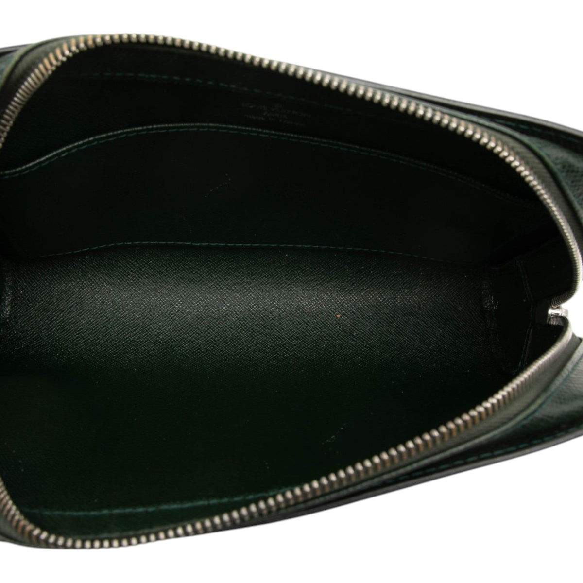 Louis Vuitton Taiga Pochette Baikal